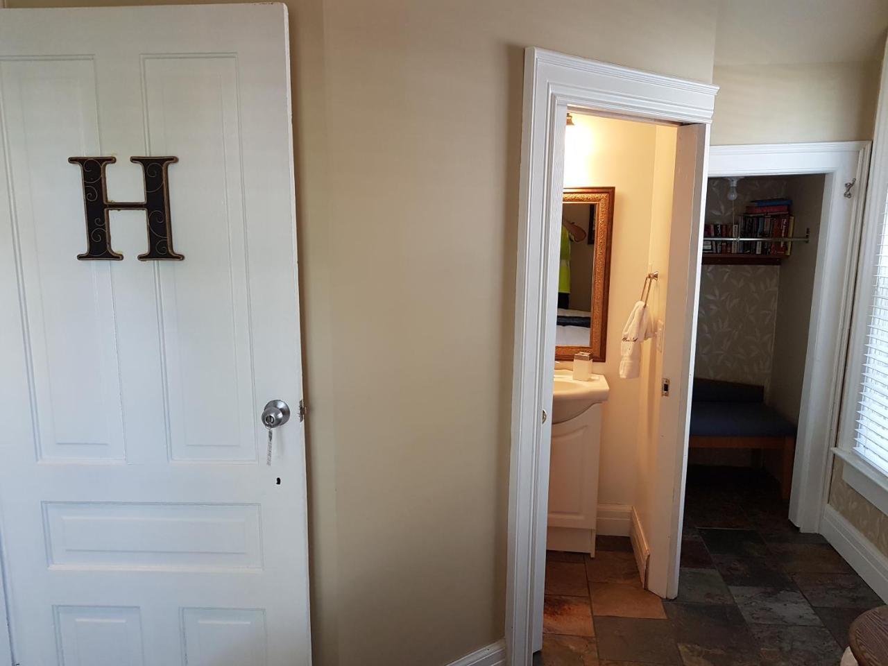 Hellemsfield Inn & Bed And Breakfast Kingsville Luaran gambar